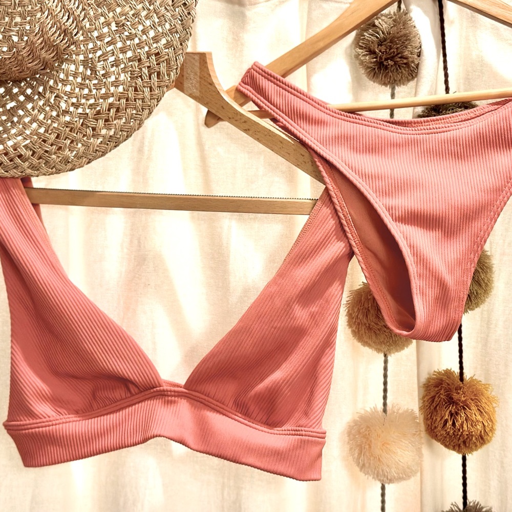 Billabong swimwear Plunge bikini top and bottoms set, Large